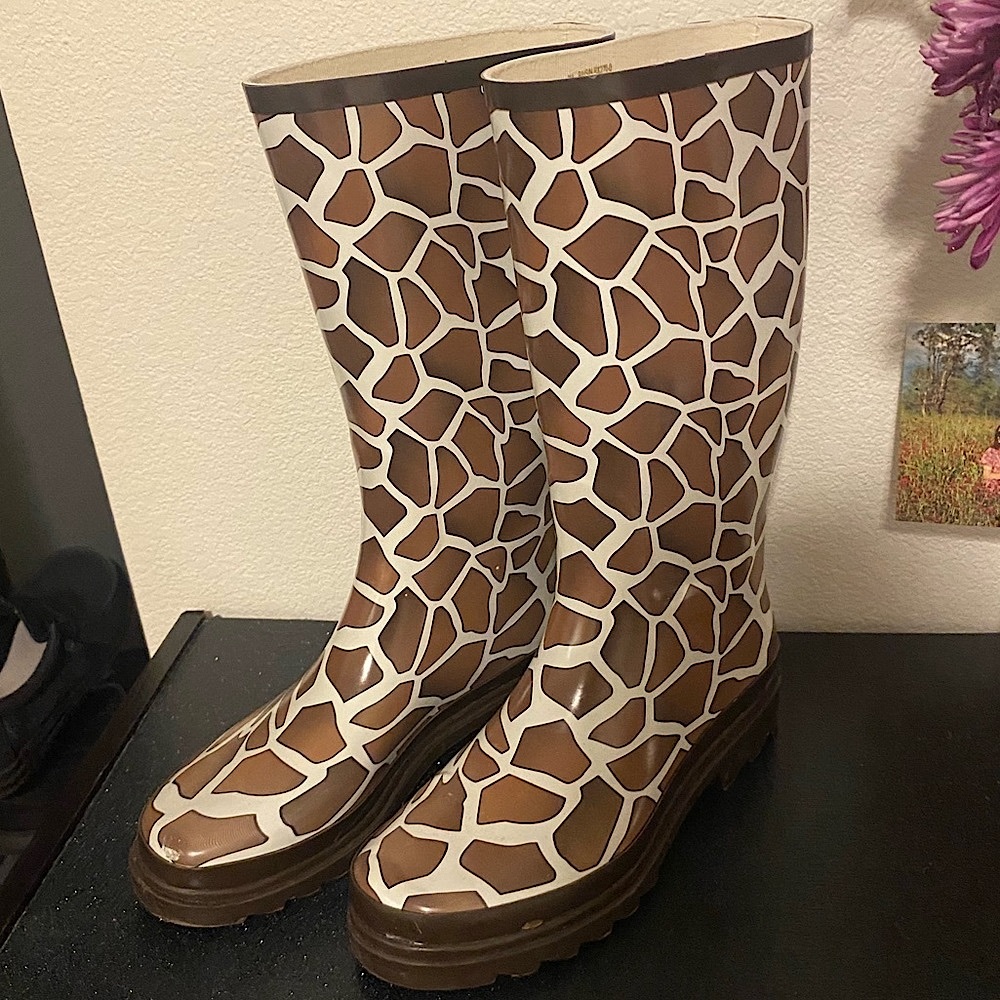 143 Girl Raisin Brown/White Giraffe Print Rain Boots, 8M